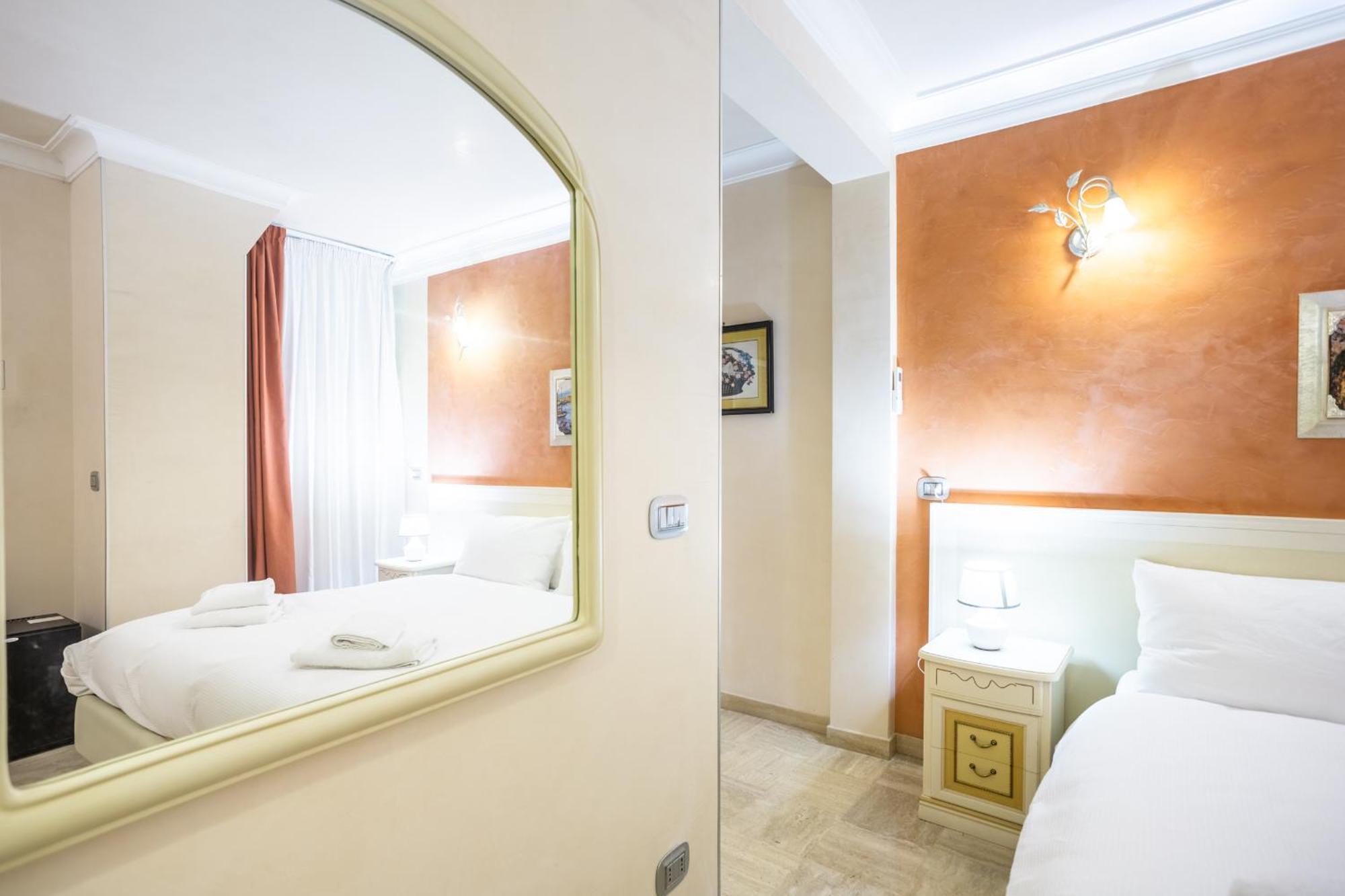 Luxury Inn Opera Řím Exteriér fotografie