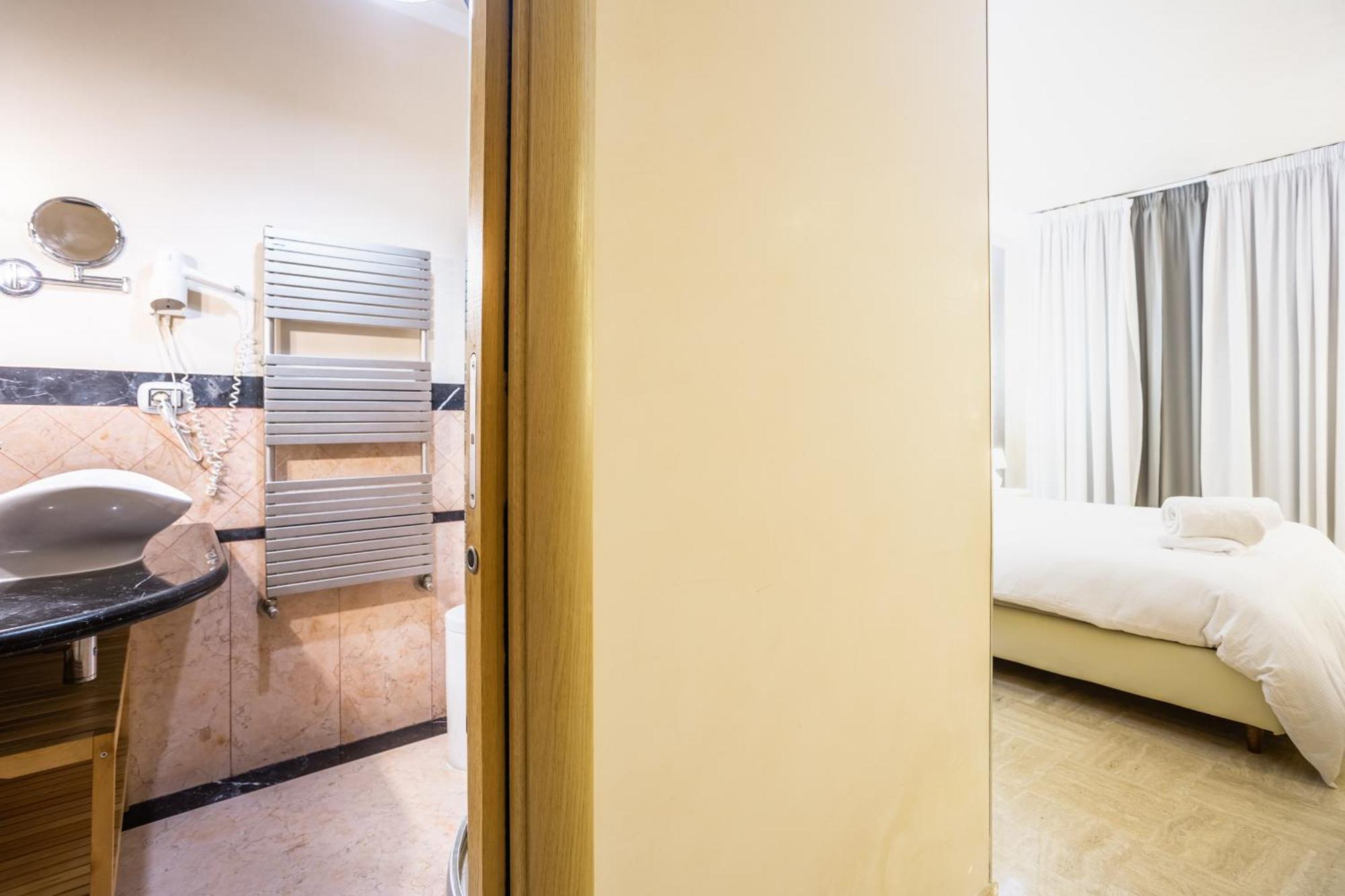 Luxury Inn Opera Řím Exteriér fotografie
